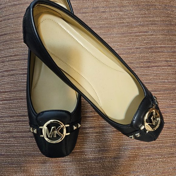 Michael Kors Shoes - Picture 1 of 4